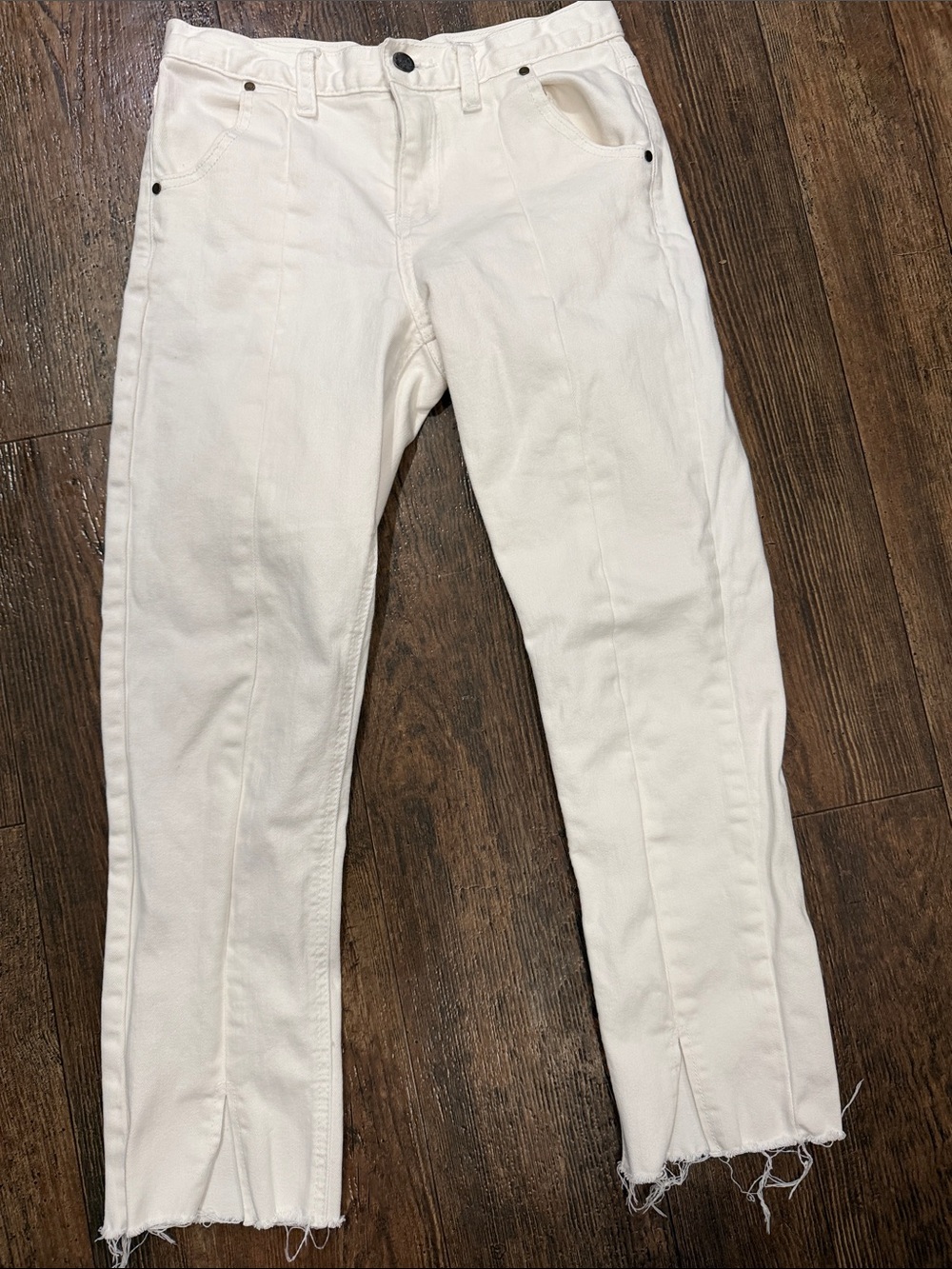 High-Rise Straight White Jeans with Raw Hem